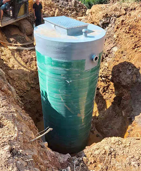 Ȫ�ݱ�վһ�w���S��